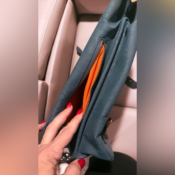 Laflore Paris Bobobark Convertible Bag – Forest Green – Excellent Condition! - Picture 6 of 9